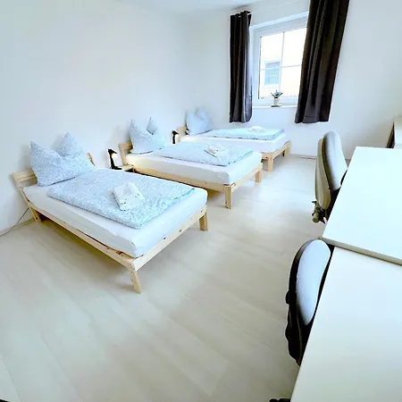 I 8 Personen - Monteurzimmer - - Apartamento