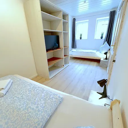 I 8 Personen - Monteurzimmer - - * Dingolfing